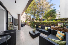 Groundfloor Surry Hills Retreat with Cinema, Sydney